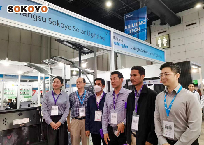 At-the-Thailand-Building-Fair-2.jpg At-the-Thailand-Building-Fair-2.jpg