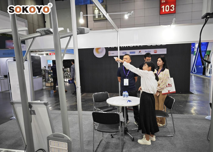 At-the-Thailand-Building-Fair-6.jpg At-the-Thailand-Building-Fair-6.jpg